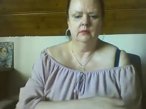 TiffanyMature online show from 10, 4, 2026