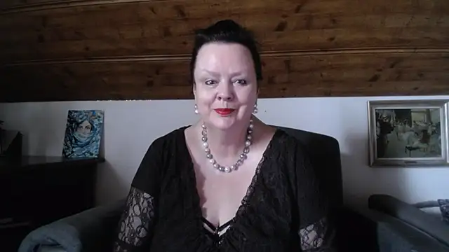 Snapshot of TiffanyMature chatting on 6, 5, 2026 TiffanyMature online show from 6, 5, 2026