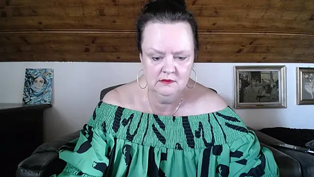 Snapshot of TiffanyMature chatting on 2, 6, 2026 TiffanyMature online show from 2, 6, 2026
