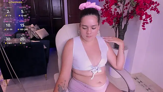 karlie small online show from 25, 3, 2026