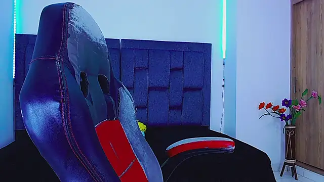 dirty model online show from 17, 10, 2025