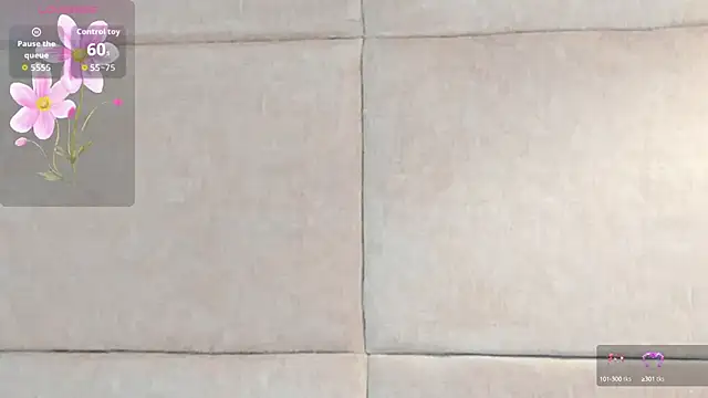 Snapshot of VioletHilton chatting on 14, 10, 2025 VioletHilton online show from 14, 10, 2025