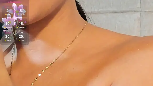 Snapshot of VioletHilton chatting on 16, 10, 2025 VioletHilton online show from 16, 10, 2025