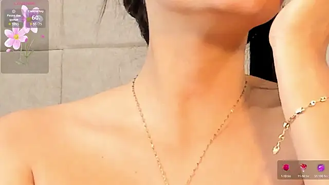 Snapshot of VioletHilton chatting on 2, 12, 2025 VioletHilton online show from 2, 12, 2025