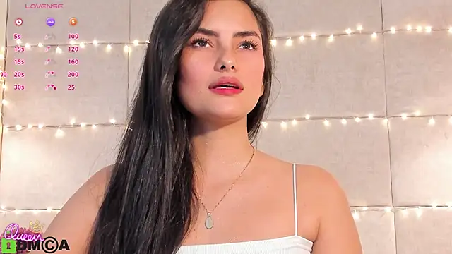 Snapshot of VioletHilton chatting on 4, 2, 2026 VioletHilton online show from 4, 2, 2026