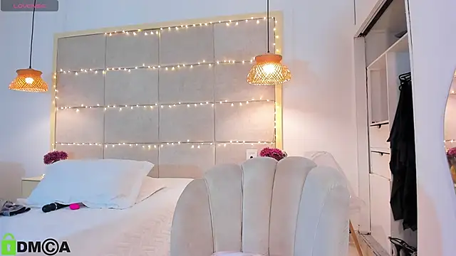 Snapshot of VioletHilton chatting on 12, 2, 2026 VioletHilton online show from 12, 2, 2026