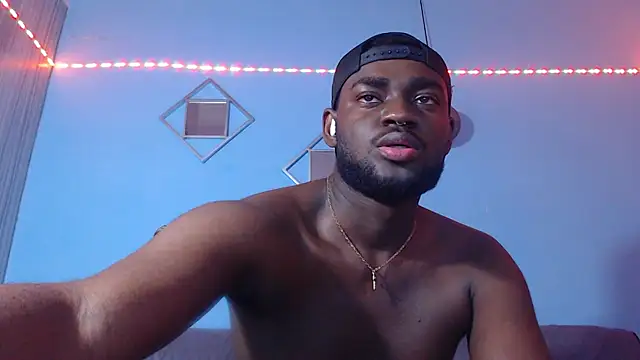 Snapshot of eebony_stallion chatting on 7, 7, 2026 eebony stallion online show from 7, 7, 2026
