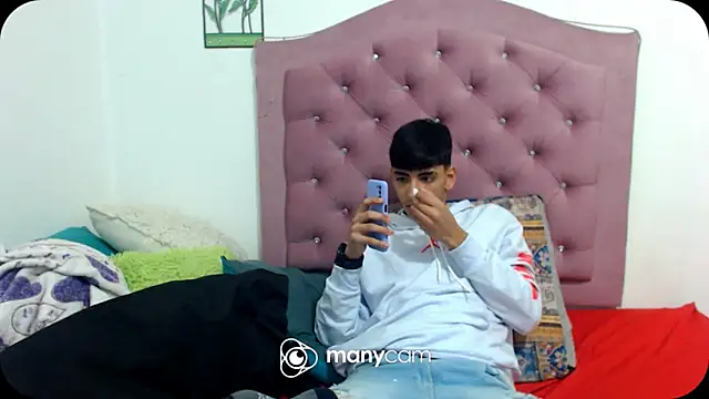 Snapshot of SkyAndSeth chatting on 26, 9, 2025 SkyAndSeth online show from 26, 9, 2025
