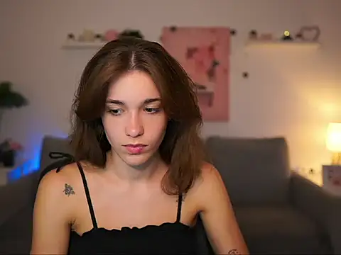 kissie cat online show from 11, 9, 2025