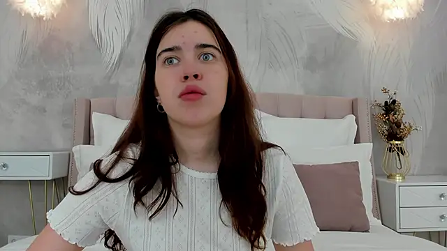 Snapshot of KimberlyBond chatting on 30, 9, 2025 KimberlyBond online show from 30, 9, 2025