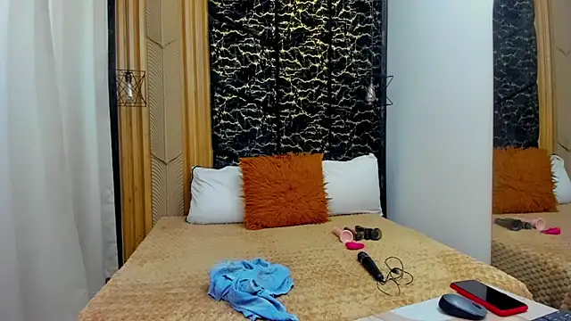 Snapshot of MiaCours chatting on 18, 2, 2026 MiaCours online show from 18, 2, 2026