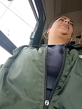 Mia-Glow online show from 13, 10, 2025