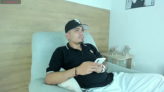 OwenStonne  online show from 30, 10, 2025