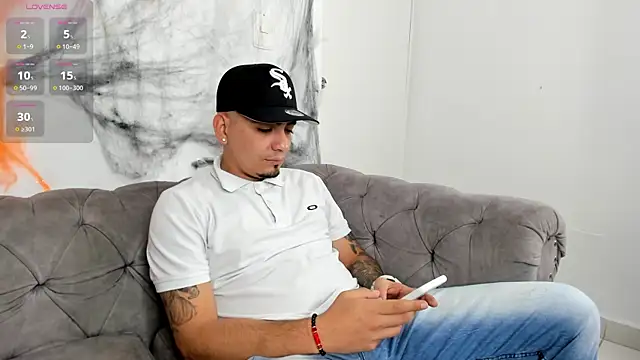 OwenStonne  online show from 2, 11, 2025