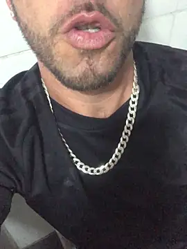 Snapshot of BigJack_biby chatting on 18, 10, 2025 BigJack biby online show from 18, 10, 2025