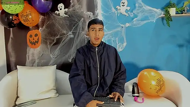 Snapshot of ender_h0t chatting on 14, 10, 2025 ender h0t online show from 14, 10, 2025