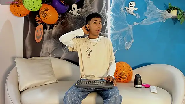 Snapshot of ender_h0t chatting on 30, 10, 2025 ender h0t online show from 30, 10, 2025