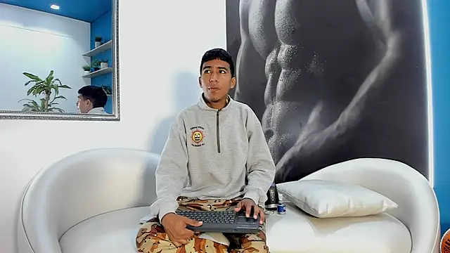 Snapshot of ender_h0t chatting on 5, 11, 2025 ender h0t online show from 5, 11, 2025