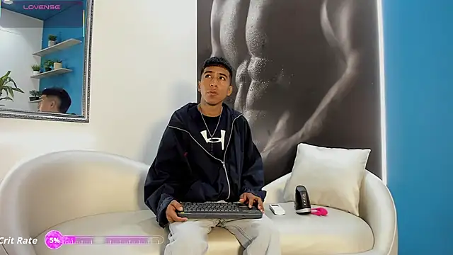 Snapshot of ender_h0t chatting on 12, 11, 2025 ender h0t online show from 12, 11, 2025