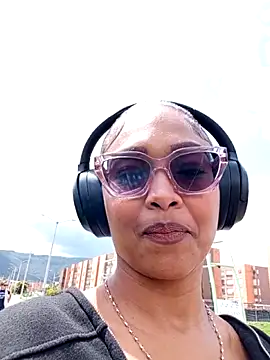 Snapshot of BiiancaEstradaa chatting on 23, 4, 2026 BiiancaEstradaa online show from 23, 4, 2026