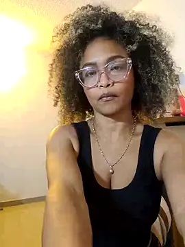 Snapshot of BiiancaEstradaa chatting on 26, 4, 2026 BiiancaEstradaa online show from 26, 4, 2026