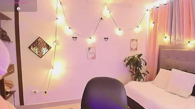 Seraphyne666 online show from 7, 11, 2025