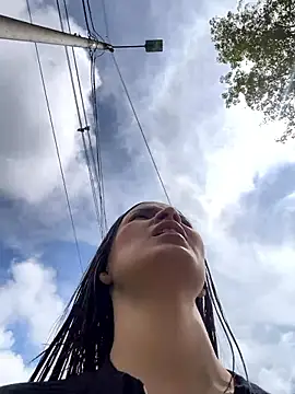 Mia jhoonson online show from 4, 11, 2025