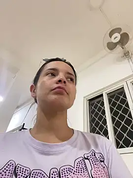 Mia jhoonson online show from 5, 2, 2026