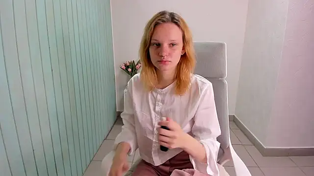 Elieiza xo online show from 11, 9, 2025