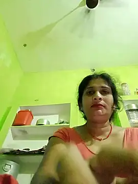 Snapshot of Hot-piuy chatting on 12, 9, 2025 Hot-piuy online show from 12, 9, 2025