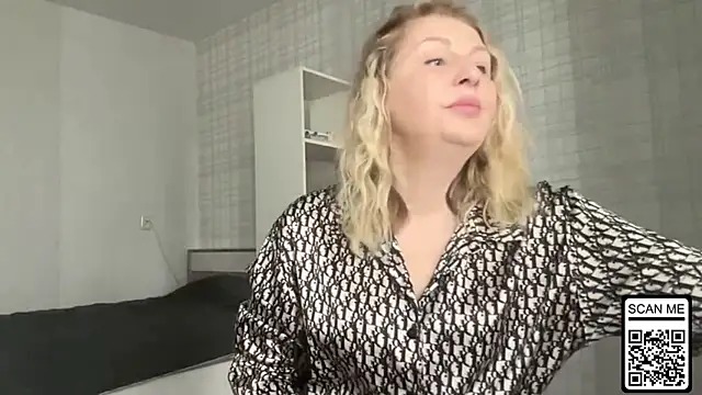 Blondie xoxoxo online show from 25, 2, 2026