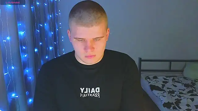 kittenmurr online show from 3, 12, 2025