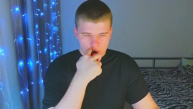 kittenmurr online show from 19, 12, 2025