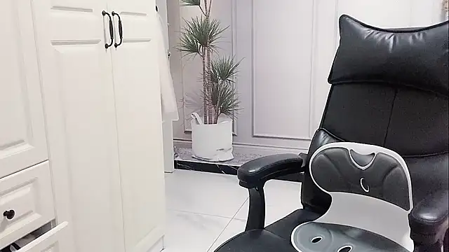 Ianxuan online show from 2, 10, 2025