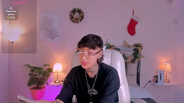 Luci Rose online show from 28, 11, 2025