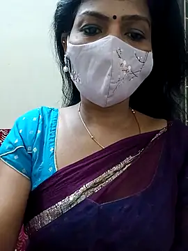 Snapshot of Rithya27 chatting on 3, 10, 2025 Rithya27 online show from 3, 10, 2025