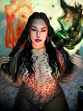 Linda Saenz  online show from 15, 10, 2025