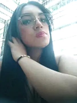 Linda Saenz  online show from 6, 11, 2025