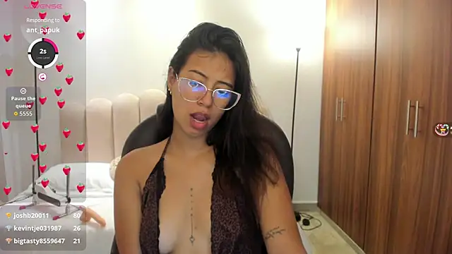 Snapshot of raven_stonee chatting on 28, 9, 2025 raven stonee online show from 28, 9, 2025