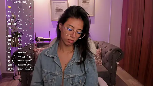 Snapshot of raven_stonee chatting on 7, 10, 2025 raven stonee online show from 7, 10, 2025