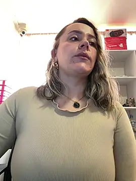 Snapshot of CurvyLust_x chatting on 5, 2, 2026 CurvyLust x online show from 5, 2, 2026