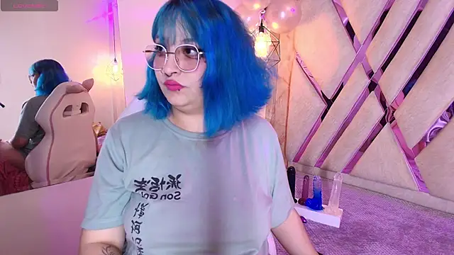 Lilith curvy online show from 3, 10, 2025