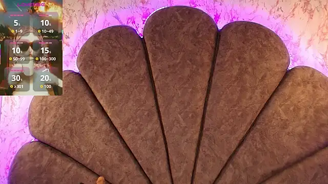 Lilith curvy online show from 9, 11, 2025