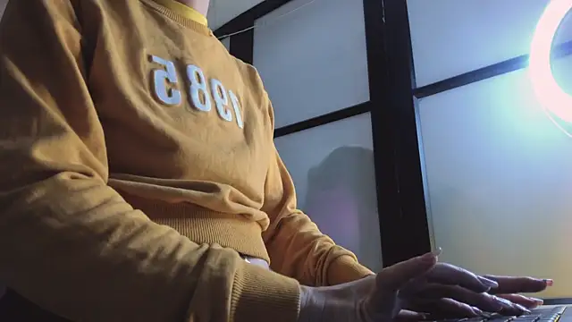 ShaunaDream online show from 12, 9, 2025