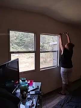 LacyLaurent online show from 15, 9, 2025