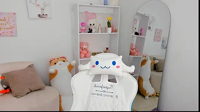 dolce antonellaa online show from 5, 12, 2025