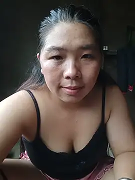 Snapshot of quynhkoolbae chatting on 10, 7, 2026 quynhkoolbae online show from 10, 7, 2026