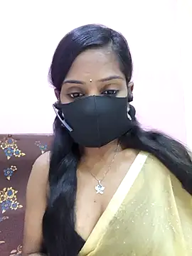 Snapshot of mounika26 chatting on 21, 9, 2025 mounika26 online show from 21, 9, 2025