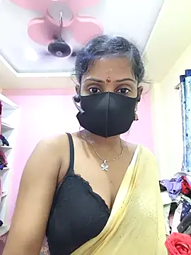 Snapshot of mounika26 chatting on 4, 10, 2025 mounika26 online show from 4, 10, 2025
