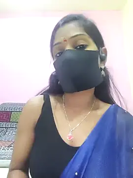 Snapshot of mounika26 chatting on 17, 10, 2025 mounika26 online show from 17, 10, 2025